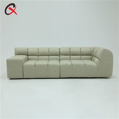 Chav Nyob Sofa Nrog 3 Lub Rooj